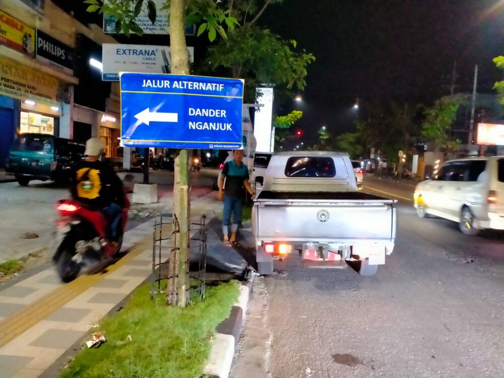 Dishub Bojonegoro Pasang Rambu Petunjuk Arah, Mudahkan Pemudik&nbsp;Lebaran