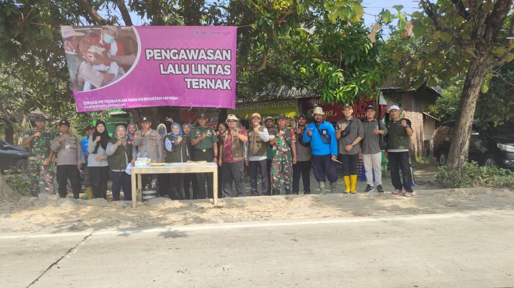 Cegah PMK, Ini Upaya TNI-POLRI dan Dinas Terkait di Lamongan