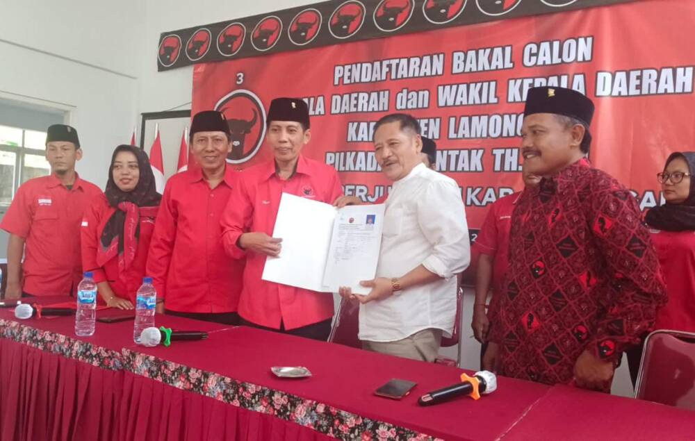 Haji Sukandar Daftar Bacawabup ke DPC PDI-P Kabupaten Lamongan