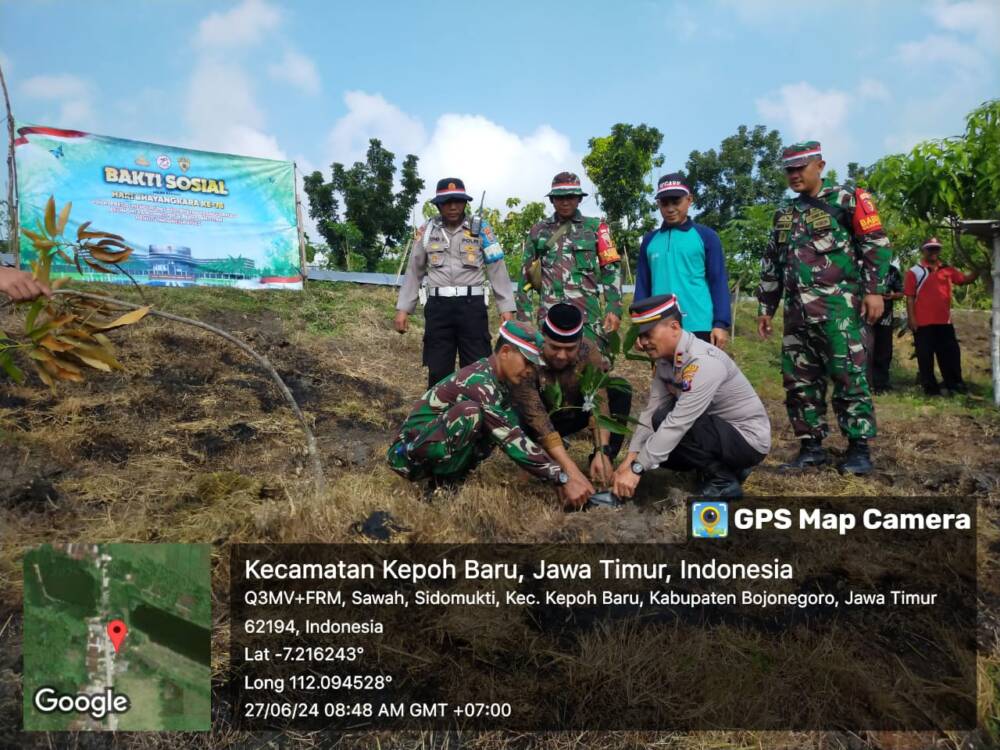 Peringati HUT ke-78 Bhayangkara, Polsek Kepohbaru Bersama Elemen Masyarakat Tanam&nbsp;Pohon