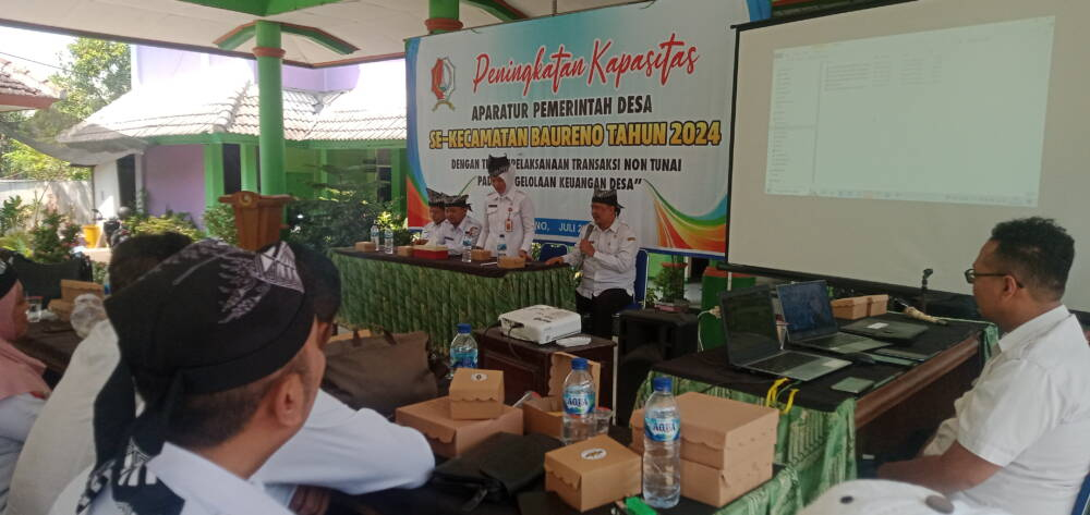 Sekda Nurul Buka Giat Peningkatan Kapasitas Aparatur Pemdes di Baureno