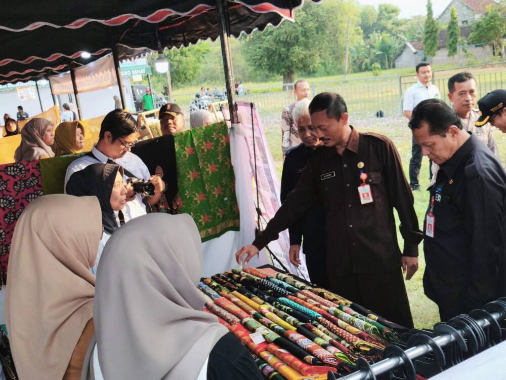 Dorong UMKM Naik Kelas, Pemkab Bojonegoro Tour Pameran Kearifan Lokal