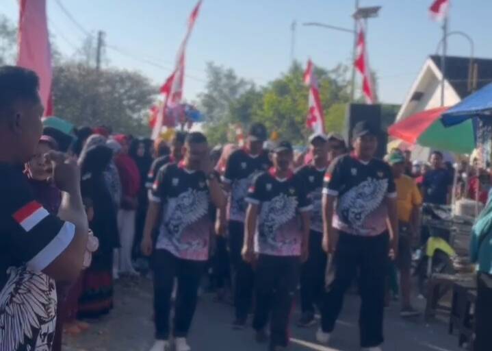 Warga Duriwetan ‘Tumplek Blek’ Ikuti Jalan Sehat Meriahkan HUT ke-79&nbsp;RI