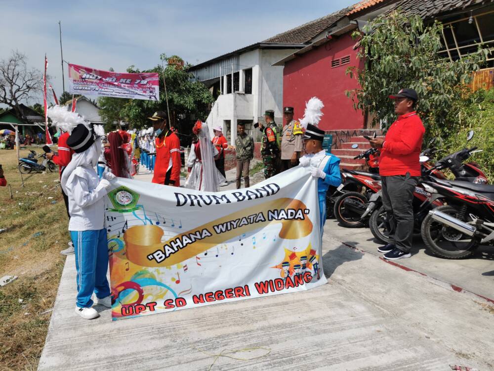 Wow! Barisan Peserta Karnaval Desa Widang Tak Putus dari Start hingga Finish