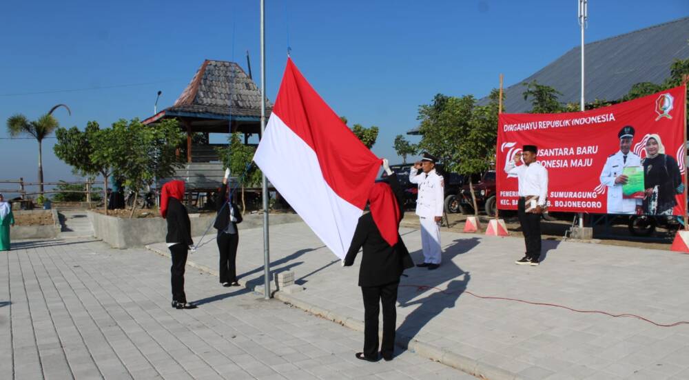 Lagu Indonesia Raya Menggema di Wisata Tebing&nbsp;Gupit