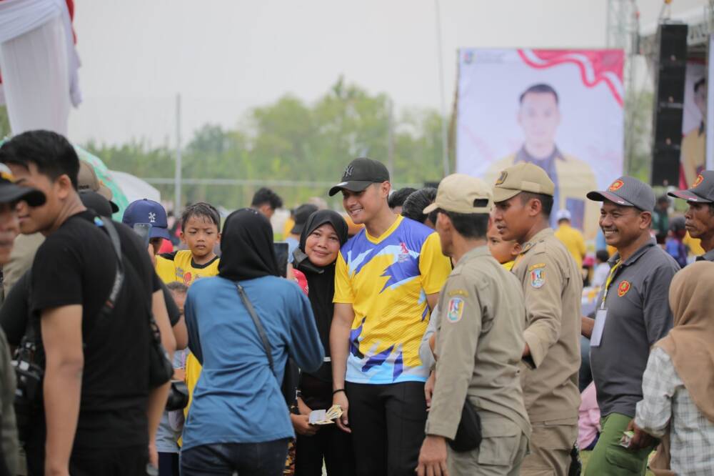 Jalan Sehat di Widang, Mas Bupati: Jaga Semangat Gotong-royong
